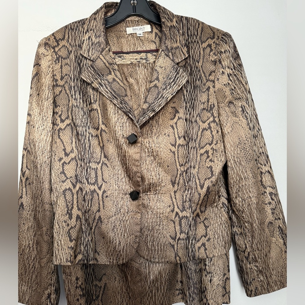 Elegant Snake Print Women's Blazer